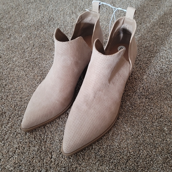 Universal Thread Shoes - New Universal Thread ankle boots size 11
